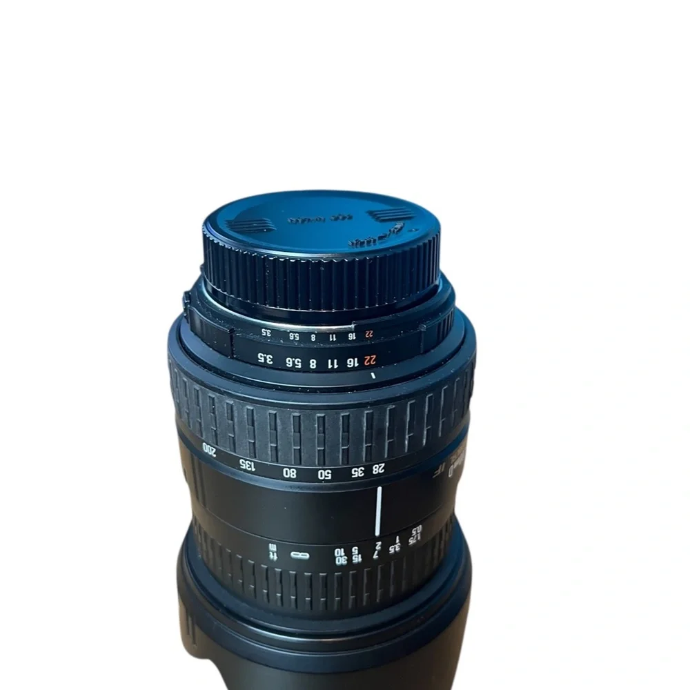 Sigma DL Hyperzoom Macro 28–200mm f/3.5–5.6 Aspherical IF Lens w/ Quantaray UV F